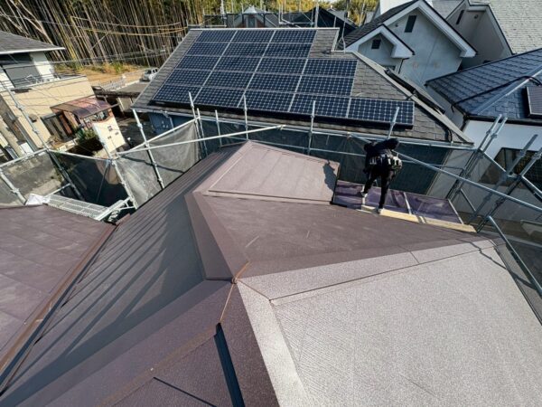 京都市右京区にて築20年のご住宅にて屋根修理〈カラーベストからスーパーガルテクトへカバー工法〉の施工後写真