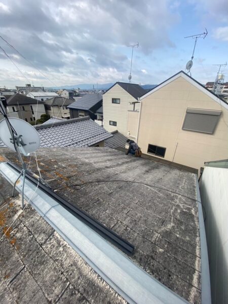 初めての屋根修理…｜京都市右京区にて屋根修理〈スーパーガルテクトへカバー工法〉の施工前写真