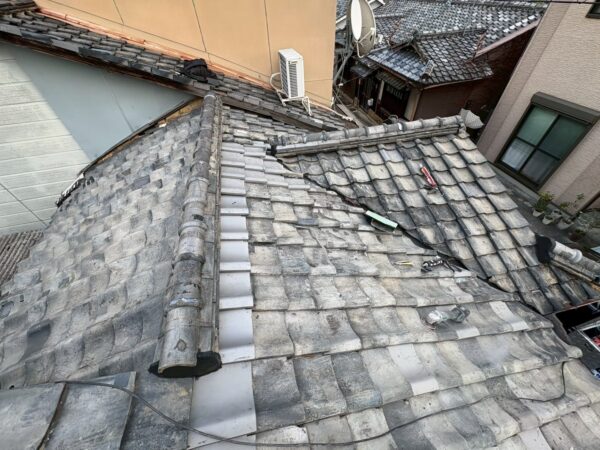 屋根から雨漏り…｜京都市右京区にて屋根修理、雨漏り修理〈瓦屋根部分補修〉の施工後写真