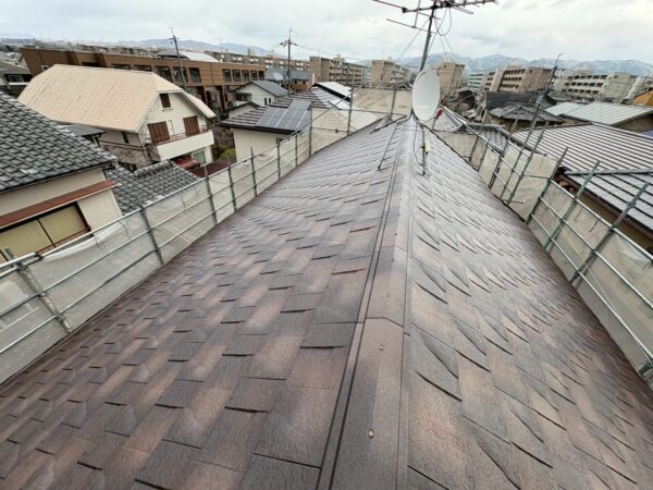 屋根材が落下してきた…｜京都市右京区にて屋根修理〈パミールからルーガに葺き替え工事〉の施工後写真
