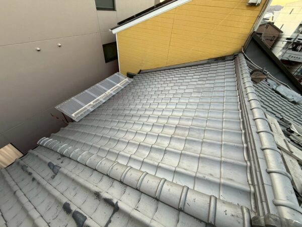 軒先から雨漏り…｜京都市右京区にて屋根修理・雨漏り修理〈日本瓦へ葺き替え工事〉の施工後写真