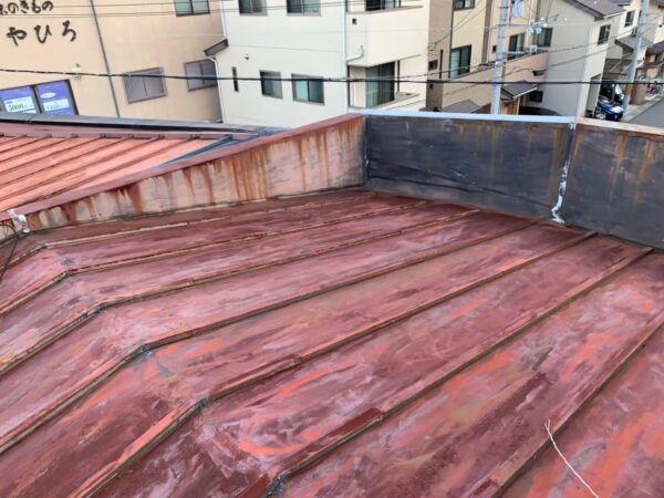 屋根の遮熱性が気になる…｜京都市右京区にて屋根修理の施工前写真