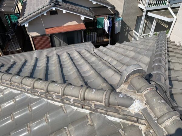 屋根から雨漏り…｜京都市右京区にて屋根修理・雨漏り修理の施工前写真