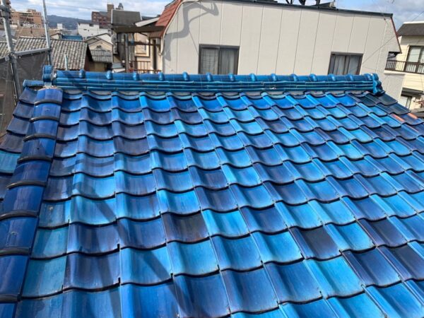 屋根の重さが心配…｜京都市右京区にて屋根修理〈補助金を使ってガルバリウム鋼板へ葺き替え工事〉の施工前写真